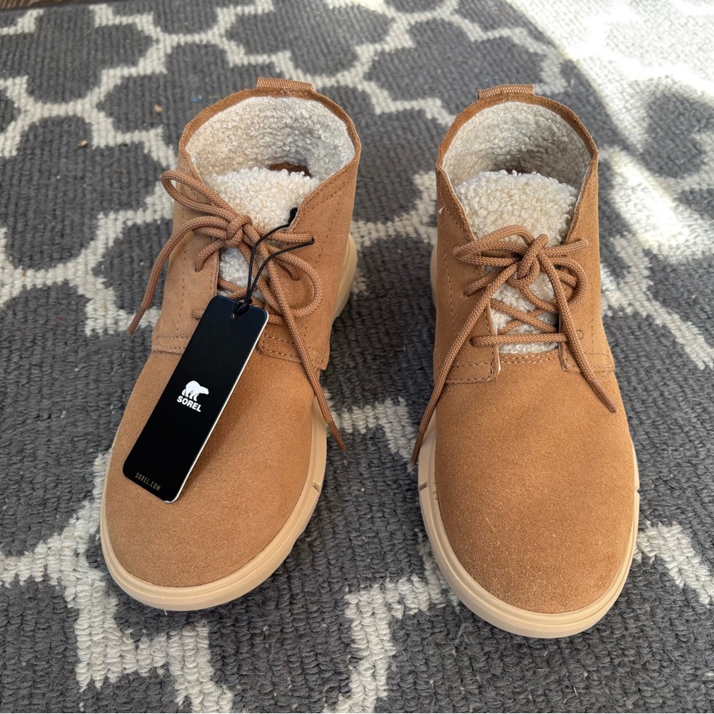 New with tags Sorel waterproof boots
